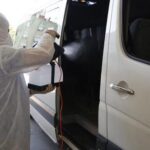 Büyükşehir okul servis araçlarını dezenfekte etti