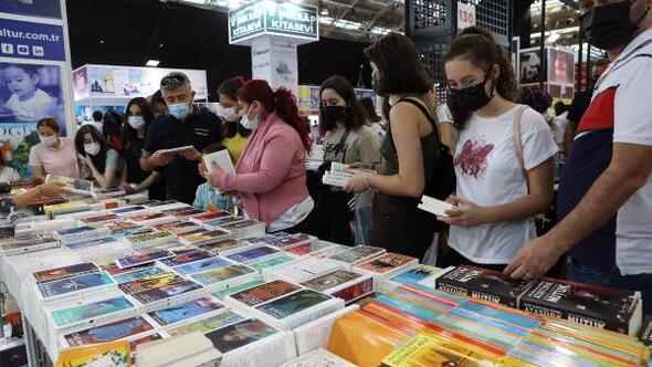 11. Antalya Kitap Fuarını 589 bin 756 kişi ziyaret etti