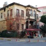 Alanya Belediyesi tarihe meydan okuyan evleri restore ediyor