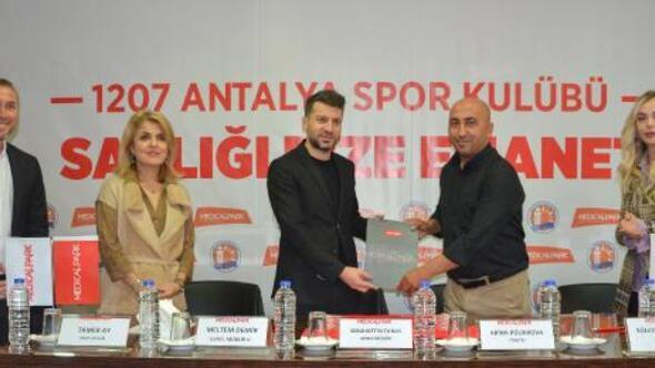 1207 Antalyaspor Kadın Futbol Kulübüne sağlık sponsoru