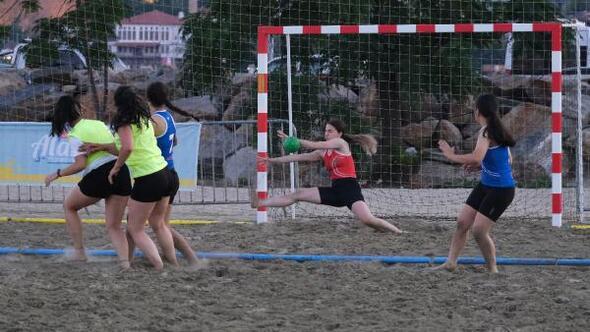 Uluslararası Plaj Hentbolu Turnuvası başladı