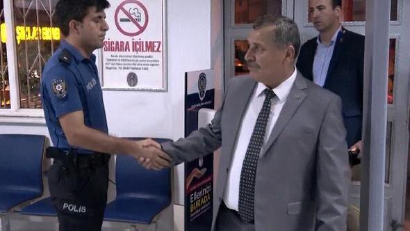 Emniyet Müdürü Çevik, gece polis merkezini denetleyip vatandaşlarla sohbet etti