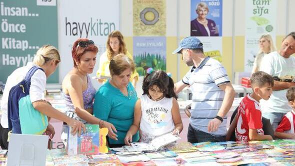 12. Antalya Kitap Fuarına 1 milyonu aşkın ziyaretçi