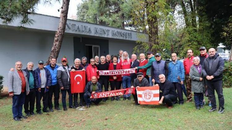 İki tribün liderine vefa