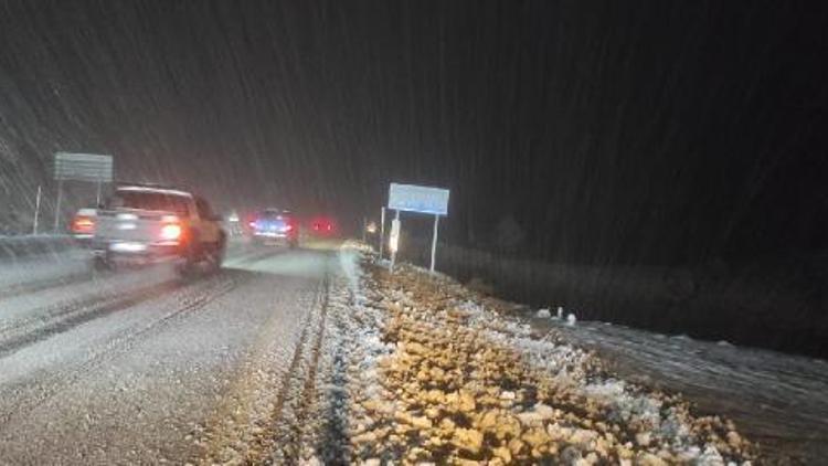 Konya- Antalya karayolunda ulaşıma kar engeli