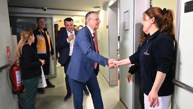 Başkan Topaloğlundan hastalara ziyaret