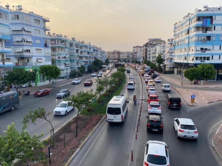 Antalya'da 1 milyon 400 bini geçti