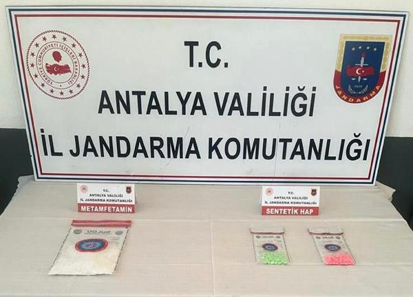 Antalya'da uyuşturucu operasyonu: 3 gözaltı