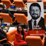 Atalay için adliye önünde eylem