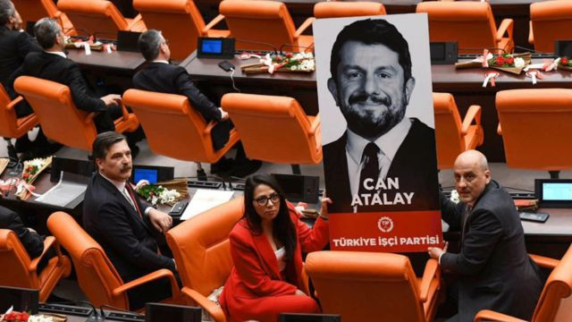 Atalay için adliye önünde eylem