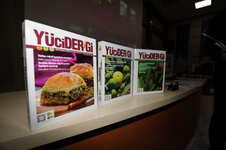 AÜ'de dünyanın en iyi ikinci dergisinin tanıtımı yapıldı