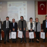 AÜ'de Şehir ve Turizm paneli düzenlendi