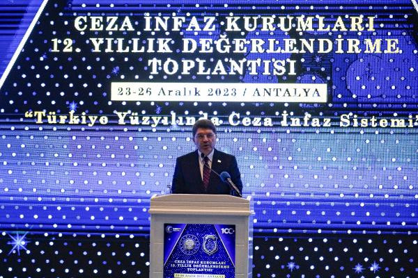 Bakan Antalya'dan terör mesajı verdi