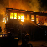 Döşemealtı'ndaki yangında bir ev kül oldu