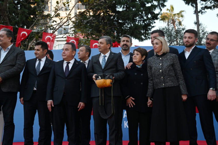 Eğitime hayırsever katkısı sürüyor