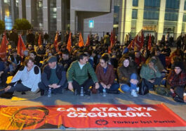 Erkan Baş ve TİP'li vekiller oturma eylemine başladı