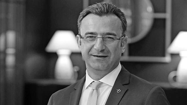 Nadir Kadakal hayata veda etti