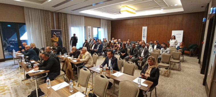 Şehirde ticaret var !..