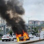 Seyir halindeki otomobil yandı