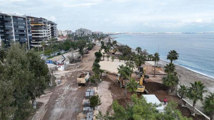 Konyaaltı Sahilinde hummalı çalışma