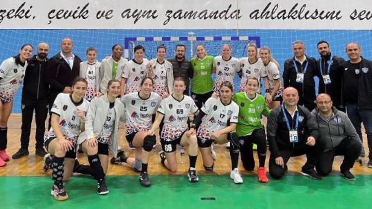 Mavi Kelebekler namağlup zirvede