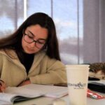 Gençlik lokalinde çay çorba ikramı