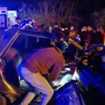 Otomobil ağaca çarptı: 1 ölü, 2 yaralı