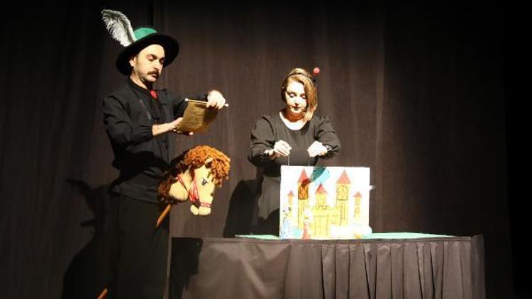 Çocuklar tiyatroya doyacak