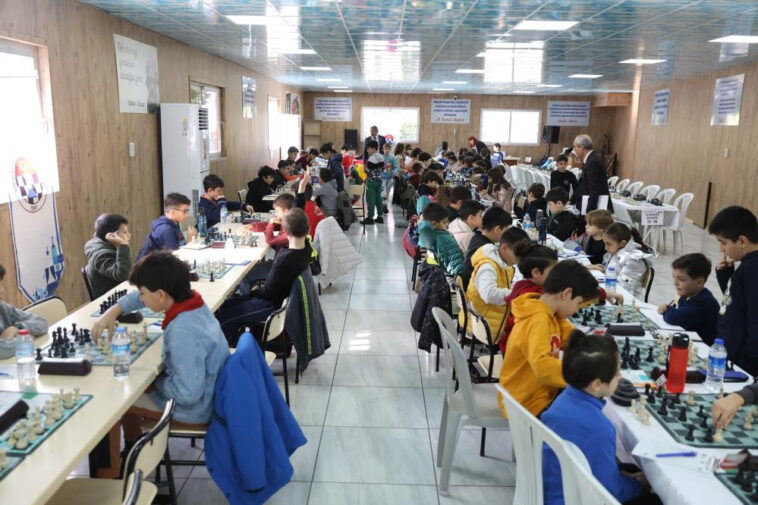 Aşık Veysel satranç ile anıldı