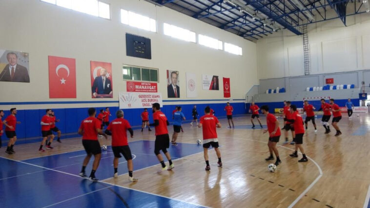 Erzurum'daki Olimpiyat'a Antalya'dan hazırlanıyorlar