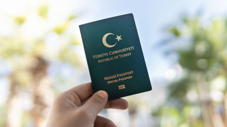Gazetecilere yeşil pasaport geliyor