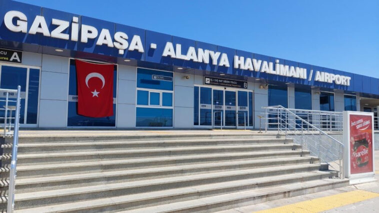 Gazipaşa-Alanya Havalimanı'na 6 bin 195 uçak indi