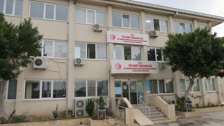 Gümrüklerde 57 bin cep telefonuna el konuldu