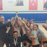 İbradı'da voleybol turnuvasını Nefise Yılmazipek Ortaokulu kazandı