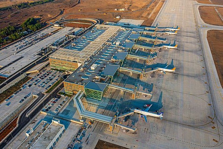 4 GÜNDE 423 UÇAK 51 BİN YOLCU