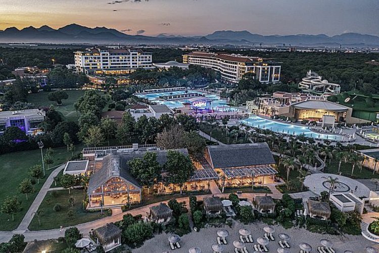 HER ÇALIŞMANIN TEMEL İLKESİ MAKSİMUM MİSAFİR MEMNUNİYETİ