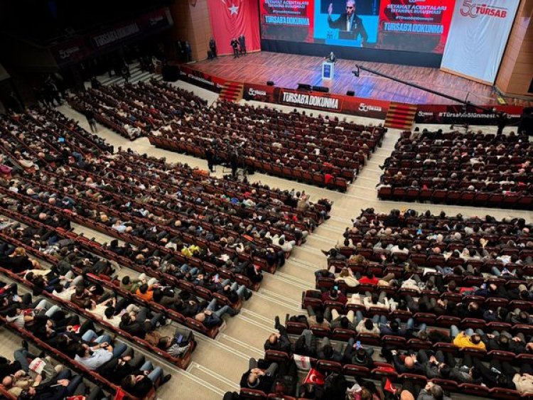 image_750x_65ba831a85943