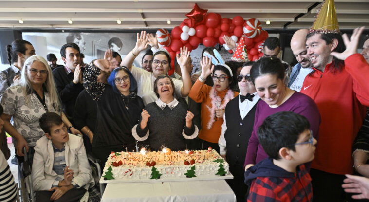 Özel çocuklar yılın ilk gününü kutladı