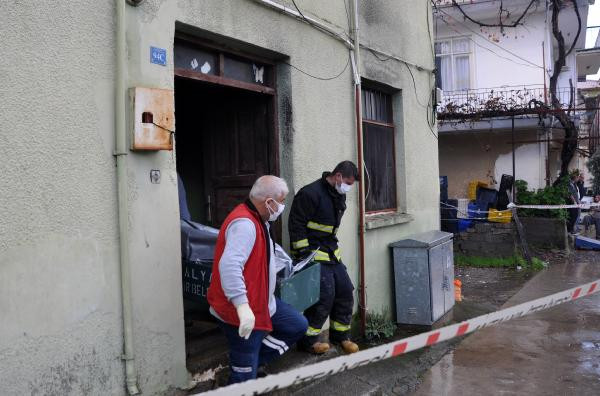 Yalnız yaşadığı evde yangında can verdi