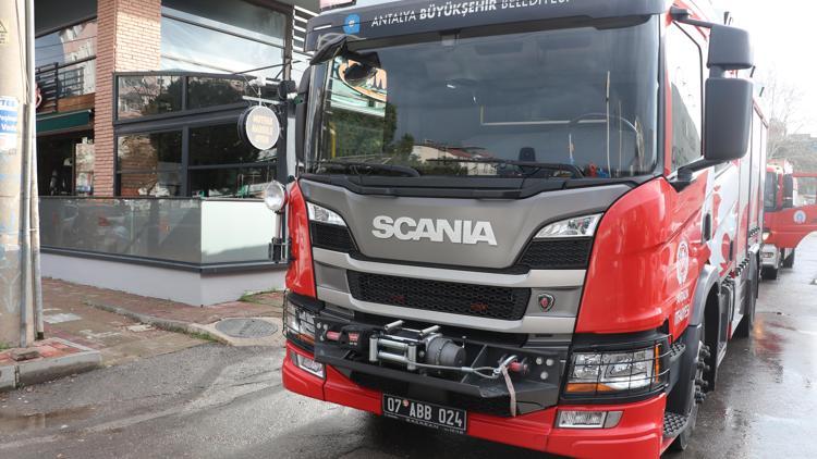 Kahveci dükkanının kliması yandı