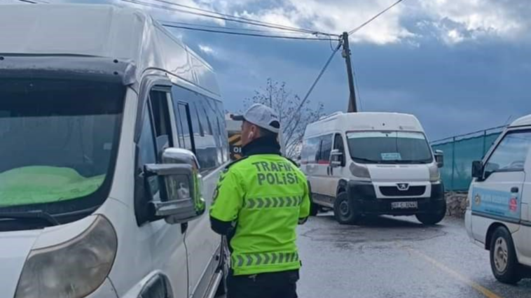 Alanya'da 318 araç ve sürücüye 931 bin lira ceza kesildi