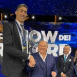 ‘Dünyanın en uzun boylu adamı’ unvanını korudu