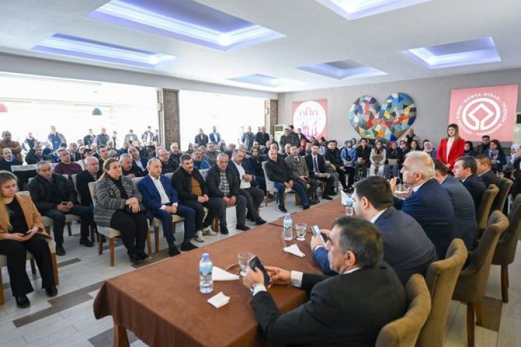 image_750x_65d8326ee52c3