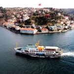 ŞEHİR HATLARI GENÇLERİ İSTANBUL BOĞAZI'YLA BULUŞTURUYOR