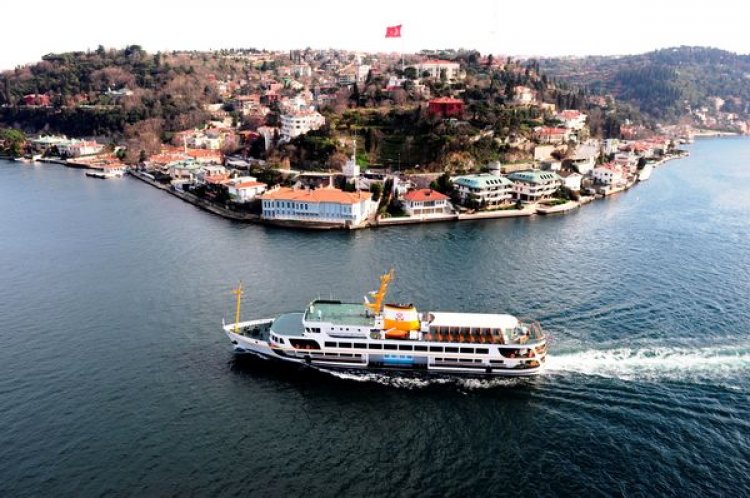 ŞEHİR HATLARI GENÇLERİ İSTANBUL BOĞAZI'YLA BULUŞTURUYOR
