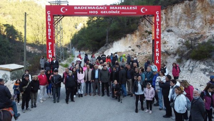 image_750x_65dc16efb84ae-1