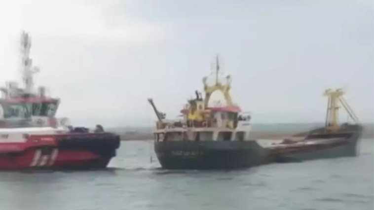 Kargo gemisi battı, 6 mürettebat aranıyor