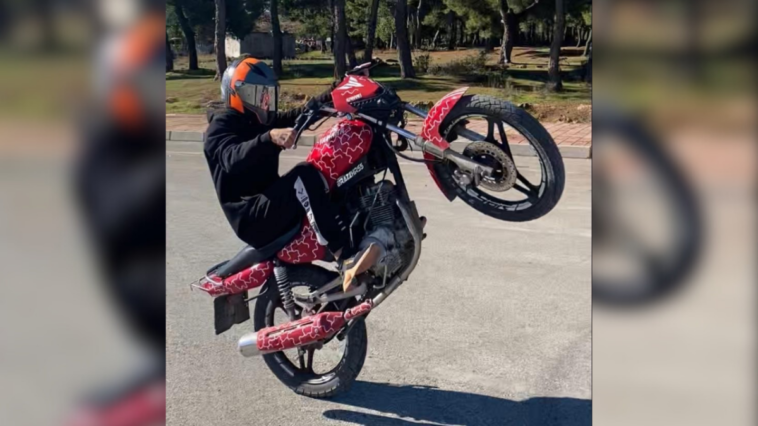 Kepez 17 yaşındaki Hüseyin'e ağlıyor