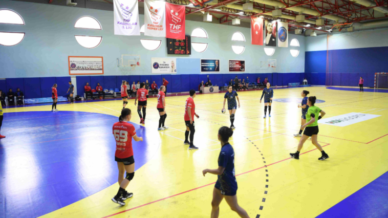 Mavi Kelebekler kupada avantajı kaptı