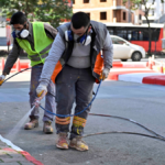 Muratpaşa'da yollara bakım onarım sürüyor